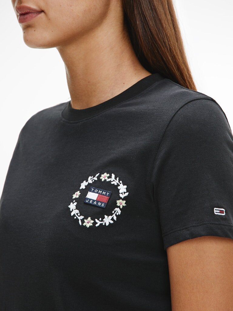 T-krekls sievietēm Tommy Hilfiger TJW REGULAR FLORAL BADGE TEE, melns DW0DW11283 BDS 40819 cena un informācija | T-krekli sievietēm | 220.lv