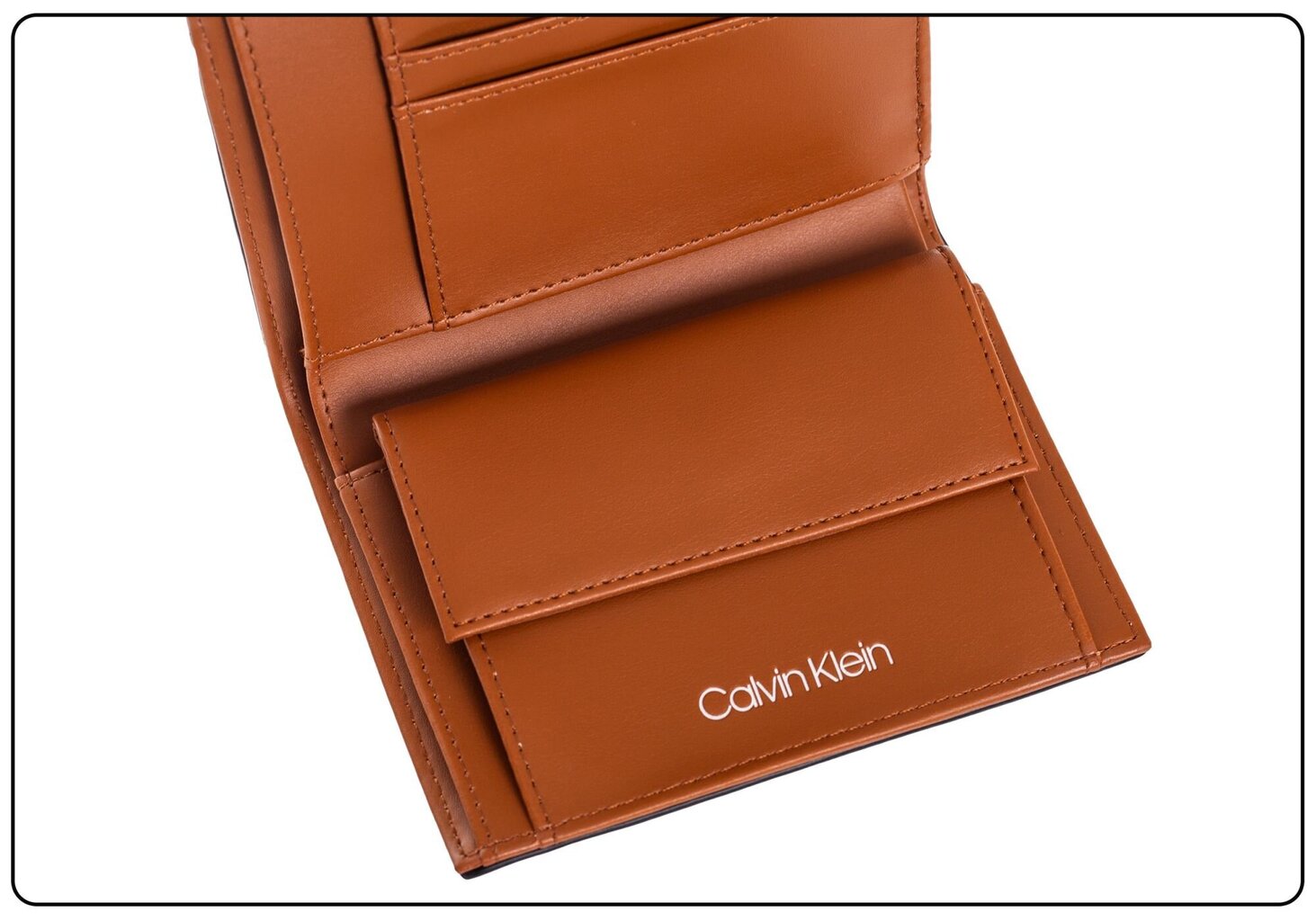 Maks sievietēm Calvin Klein TRIFOLD MD, konjaka krāsā K60K607171 GC9 36733 cena un informācija | Sieviešu maki, karšu maki | 220.lv