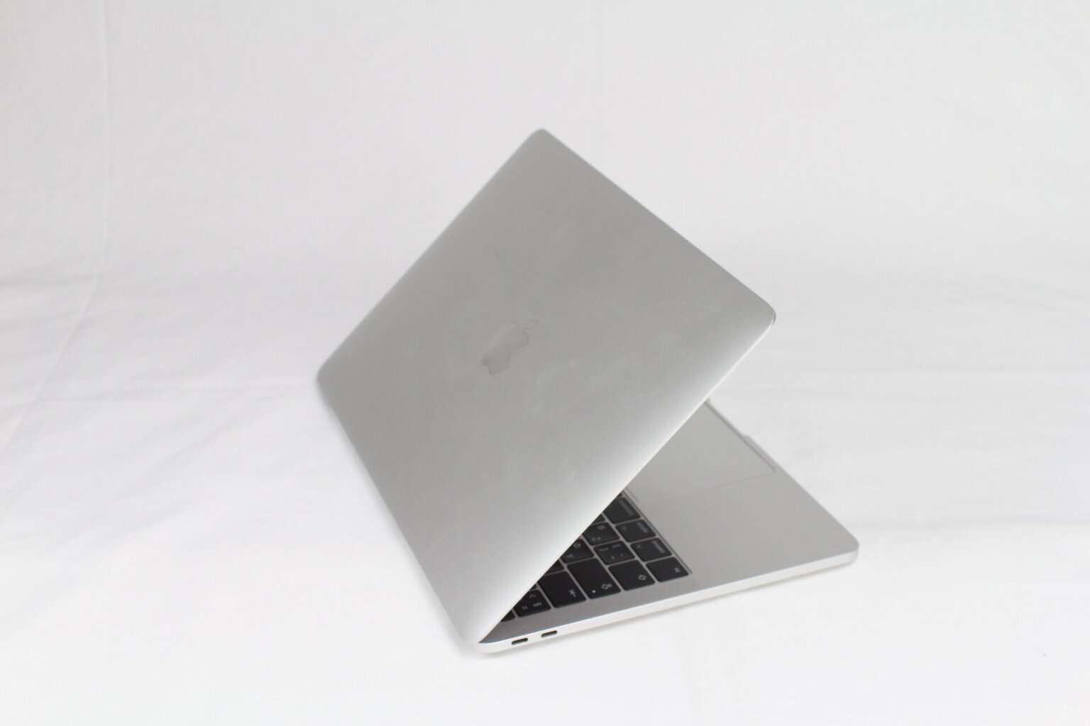 MacBook Pro 2017 Retina 13" 2xUSB-C - Core i5 2.3GHz / 8GB / 128GB SSD / RUS / Silver (lietots, stāvoklis A) cena un informācija | Portatīvie datori | 220.lv