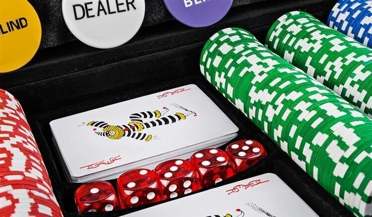 Texas Strong 500 pokera komplekts ar čemodānu цена и информация | Azartspēles, pokers | 220.lv