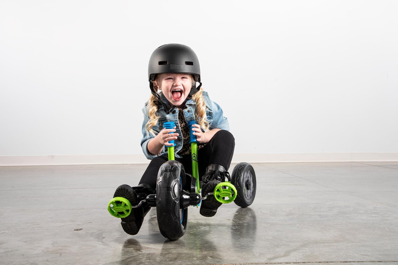 Trīsriteņu velosipēds bērniem Huffy Green Machine Mini, zaļš/melns cena un informācija | Velosipēdi | 220.lv