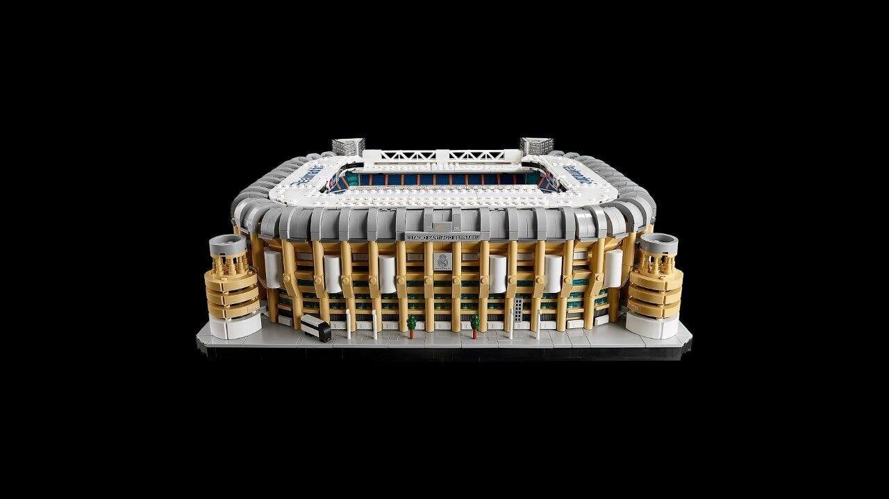 10299 LEGO® ICONS „Real Madrid“ stadions – Santiago Bernabéu cena un informācija | Konstruktori | 220.lv