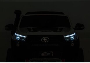 Divvietīgs elektromobilis Toyota Hilux, balts cena un informācija | Bērnu elektroauto | 220.lv