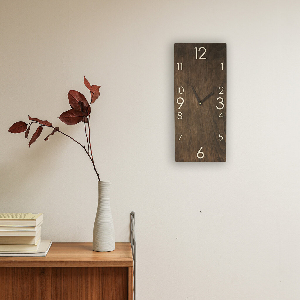 Sienas pulkstenis, vertikālais pulkstenis, unikāls pulkstenis, koka pulkstenis, roku darbs koka pulkstenis, brūns pulkstenis, ekskluzīva dizaina pulkstenis, sienas vertikālais koka pulkstenis, sienas pulkstenis cena un informācija | Pulksteņi | 220.lv