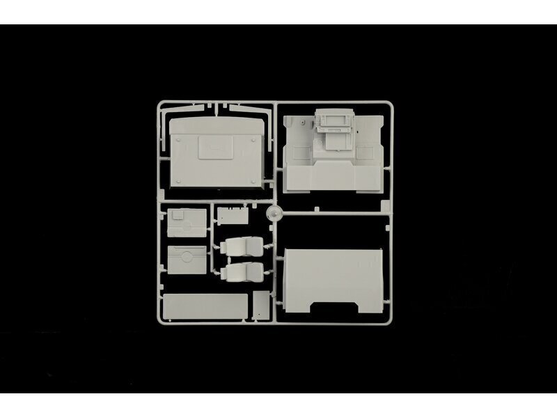 Italeri - VOLVO F16 Globetrotter Canvas Truck with elevator, 1/24, 3945 cena un informācija | Konstruktori | 220.lv