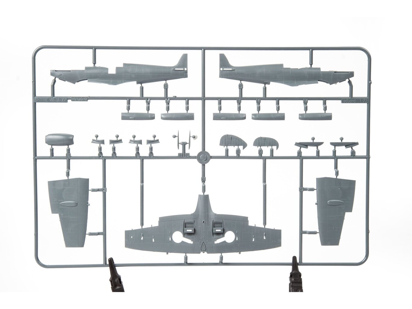 Eduard - Spitfire F Mk.IX Weekend Edition, 1/72, 7460 cena un informācija | Konstruktori | 220.lv