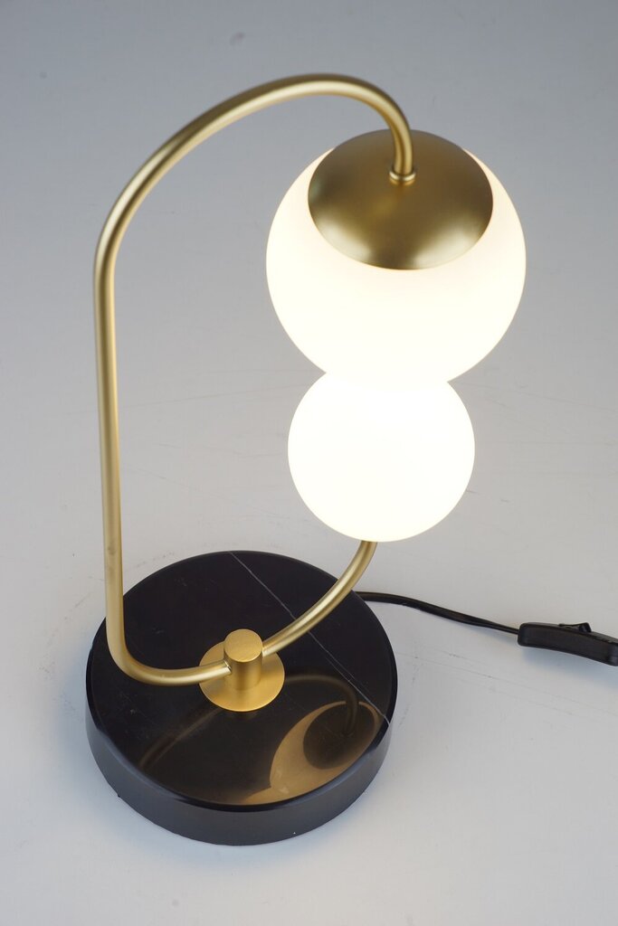 Galda lampa Maxlight Toro kolekcija zelta krāsā ar baltiem kupoliem 51cm 3+5W 3000K T0041 цена и информация | Galda lampas | 220.lv