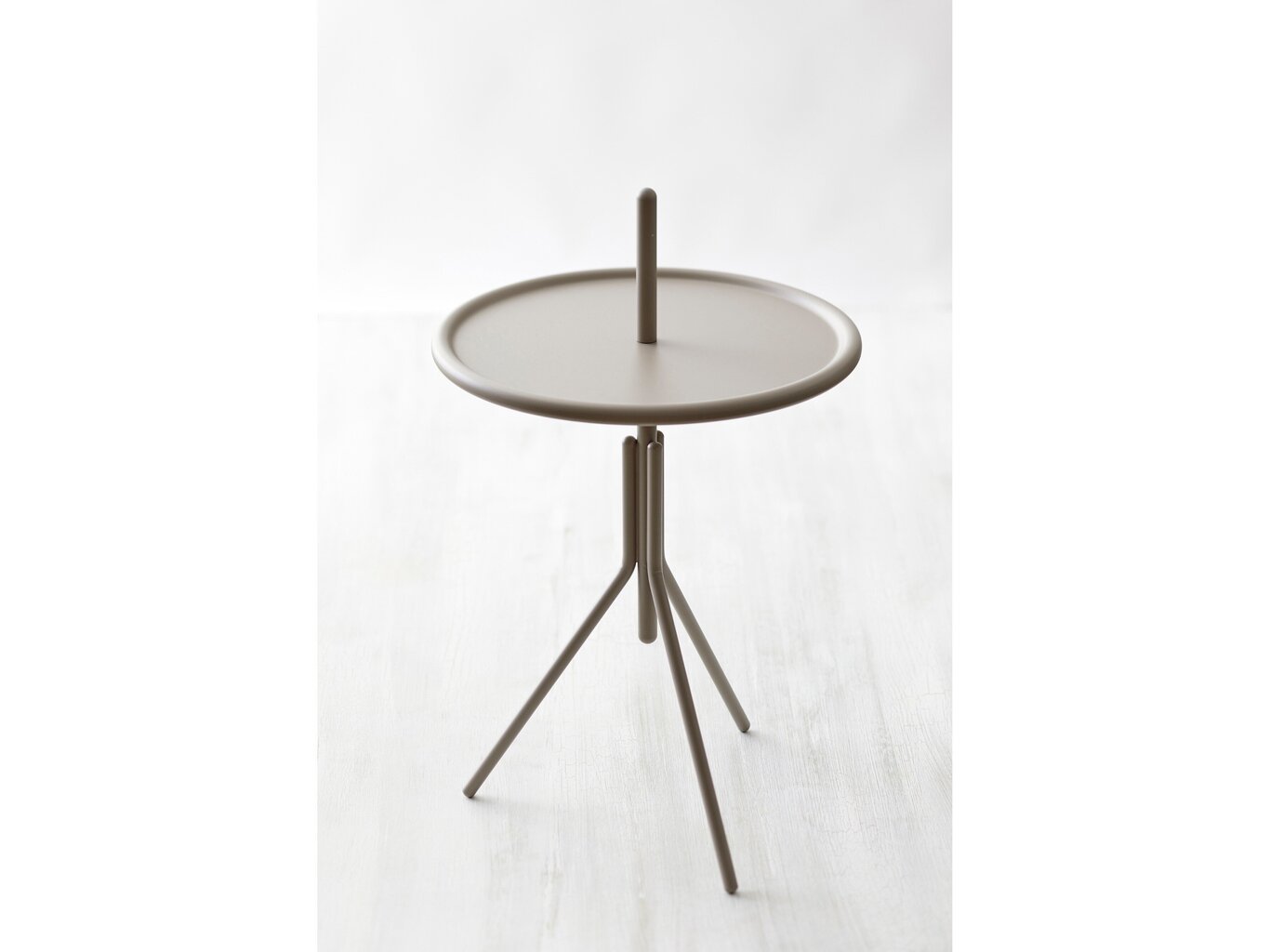 Zone Denmark metāla galds Inu Taupe 33.8x54.5 cm cena un informācija | Žurnālgaldiņi | 220.lv