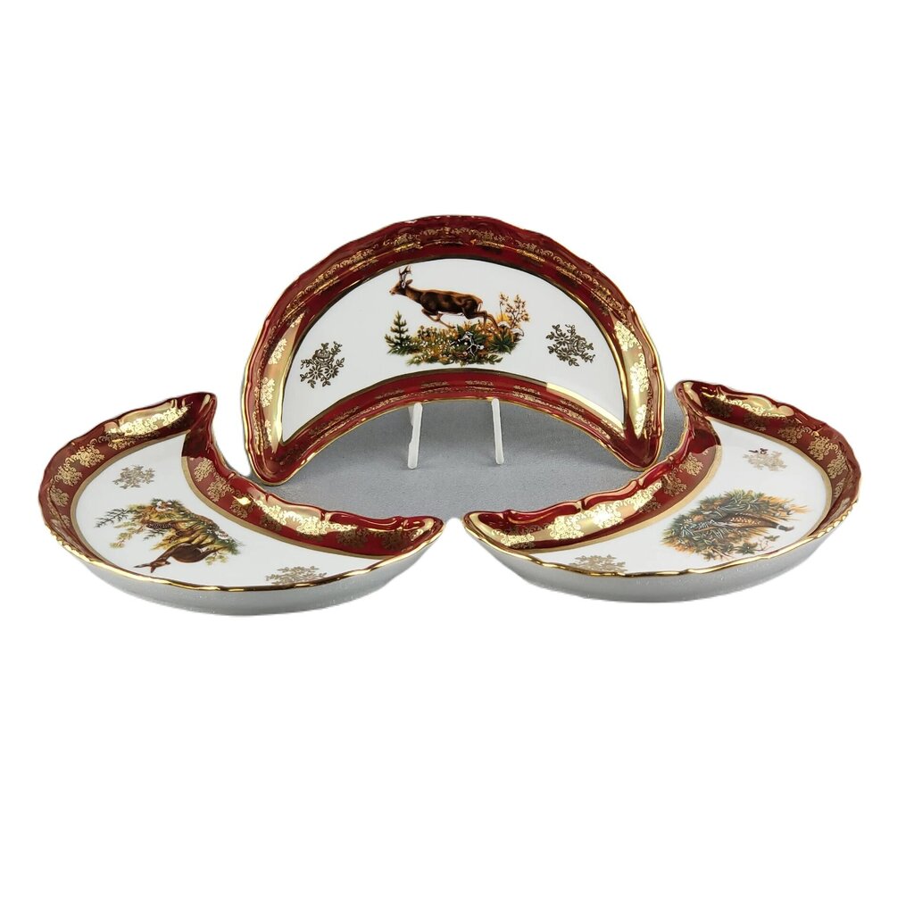 Queens Crown porcelāna servīzes trauks ar pusmēnesi "Medības" (Skrejošais briedis) sarkanā krāsā Izmērs 21 x 14 cm. cena un informācija | Trauki, šķīvji, pusdienu servīzes | 220.lv