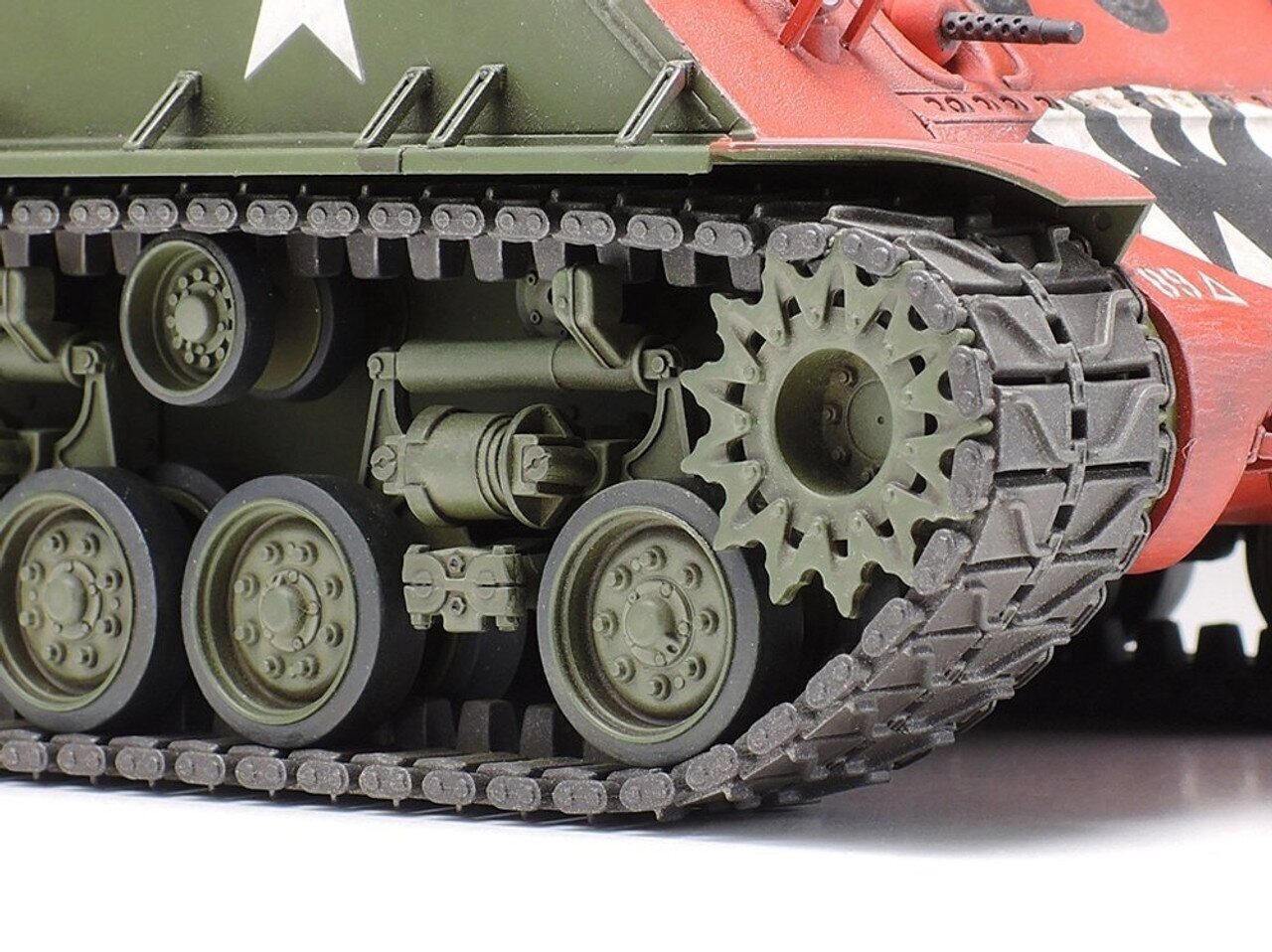 Tamiya - Korean war U.S. Medium Tank M4A3E8 Sherman "Easy Eight", 1/35, 35359 cena un informācija | Konstruktori | 220.lv