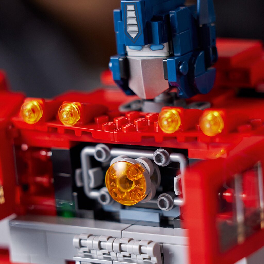 10302 LEGO® Icons Optimus Prime цена и информация | Konstruktori | 220.lv