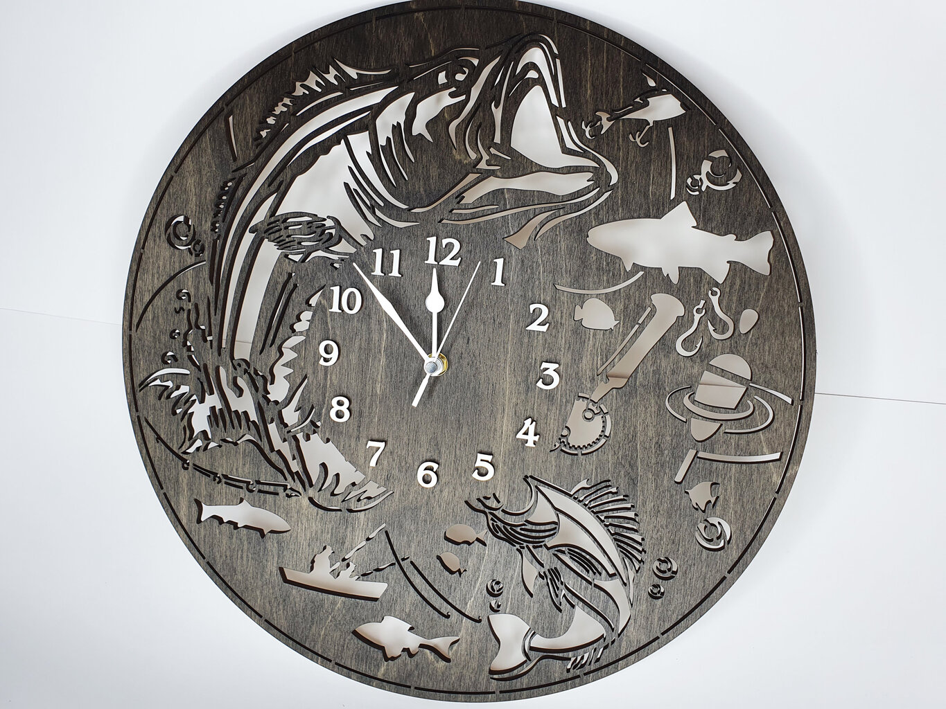 Koka tonēts sienas pulkstenis dāvanā makšķerniekam цена и информация | Oriģināli pulksteņi | 220.lv