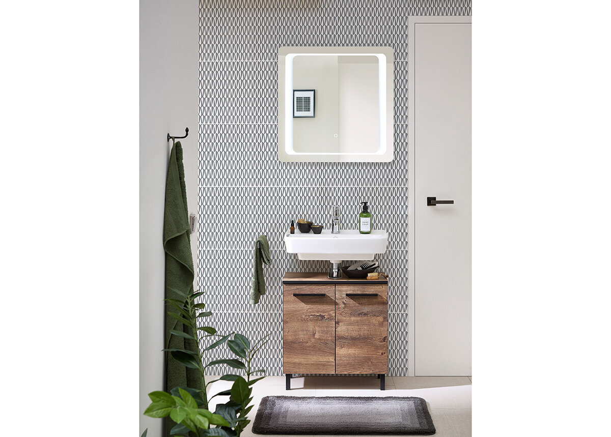 Spogulis ar LED apgaismojumu 21 cena un informācija | Vannas istabas skapīši | 220.lv