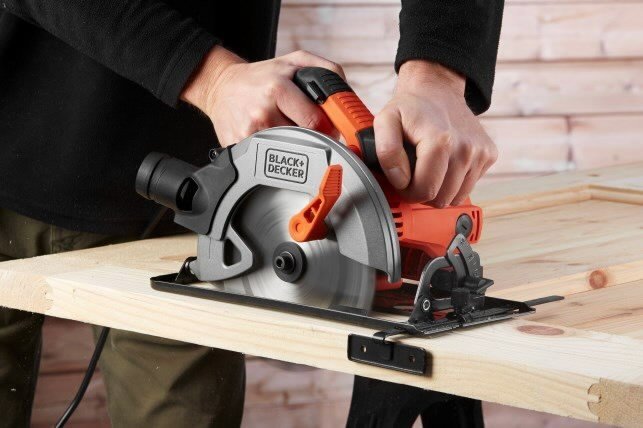 Rokas ripzāģis Black&Decker CS1550 66 mm 1500W cena un informācija | Zāģi, ripzāģi | 220.lv