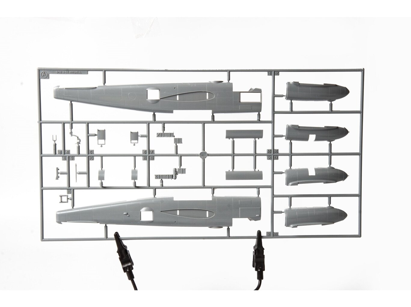 Eduard - GUNN's BUNNY Limited Edition (North American B-25 Mitchell), 1/72, 2139 cena un informācija | Konstruktori | 220.lv