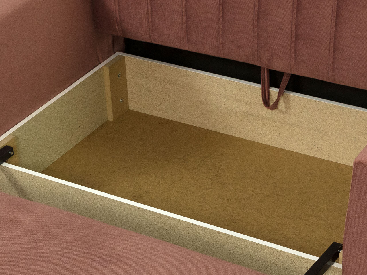 Dīvāns-gulta Clivia Glam 2, gaiši pelēks cena un informācija | Dīvāni | 220.lv