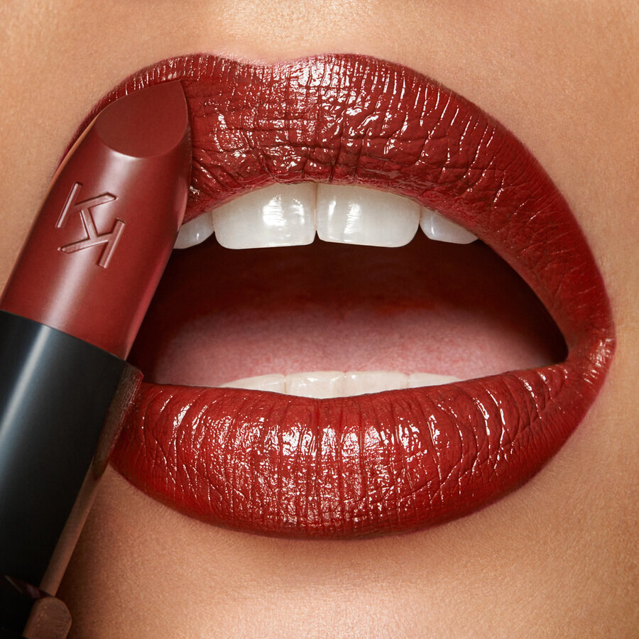 Mitrinoša lūpu krāsa Kiko Milano Smart Fusion Lipstick, 454 Barn Red цена и информация | Lūpu krāsas, balzāmi, spīdumi, vazelīns | 220.lv