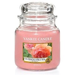 Yankee Candle Sun-Drenched Apricot Rose Candle - Scented candle 104.0g цена и информация | Подсвечники, свечи | 220.lv