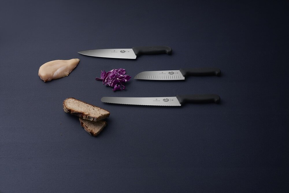 SANTOKU NAZIS VICTORINOX FIBROX Chef’s Knives cena un informācija | Naži un to piederumi | 220.lv