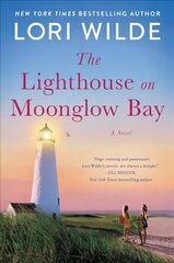 Lighthouse on Moonglow Bay: A Novel цена и информация | Фантастика, фэнтези | 220.lv