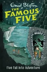 Famous Five: Five Fall Into Adventure: Book 9, Book 9 цена и информация | Книги для подростков и молодежи | 220.lv