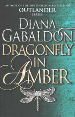 Dragonfly In Amber: (Outlander 2) cena un informācija | Fantāzija, fantastikas grāmatas | 220.lv