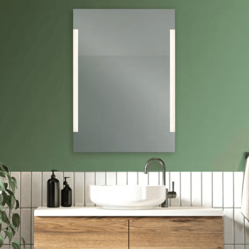 Spogulis Lucia 50 x 70 cm stikls ar gaismu IP20 cena un informācija | Spoguļi | 220.lv