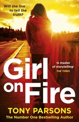 Girl On Fire: (DC Max Wolfe) cena un informācija | Fantāzija, fantastikas grāmatas | 220.lv