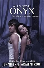 Onyx (Lux - Book Two) cena un informācija | Fantāzija, fantastikas grāmatas | 220.lv