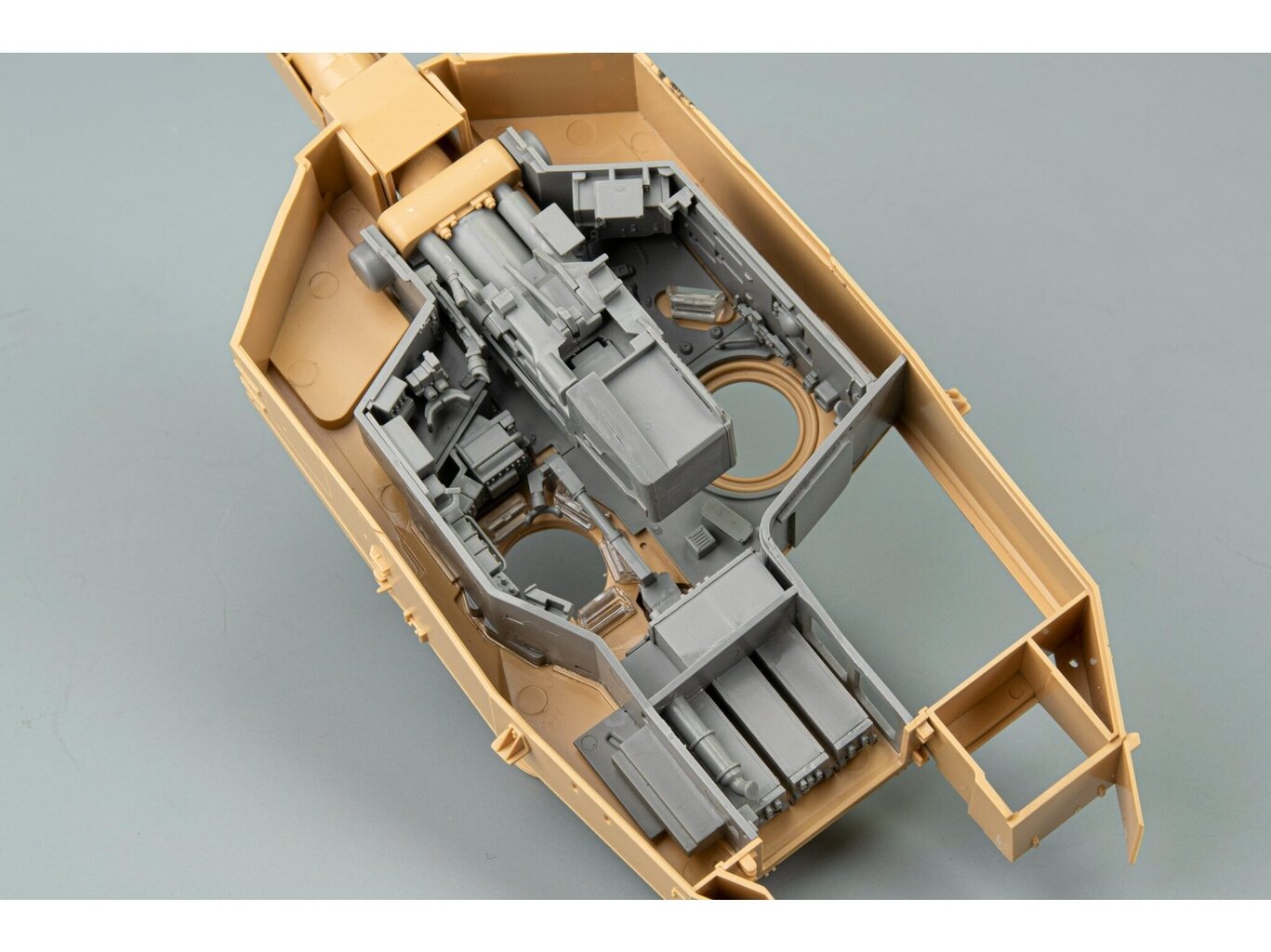 Rye Field Model - Leopard 2A6 with Full Interior, 1/35, RFM-5066 cena un informācija | Konstruktori | 220.lv