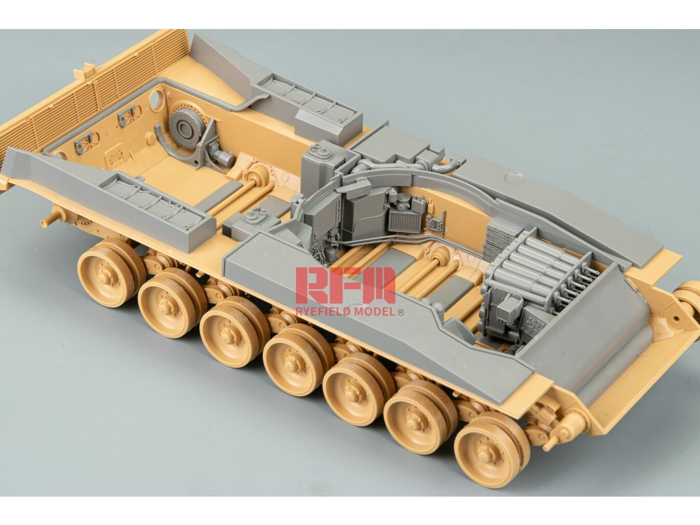 Rye Field Model - Leopard 2A6 with Full Interior, 1/35, RFM-5066 cena un informācija | Konstruktori | 220.lv