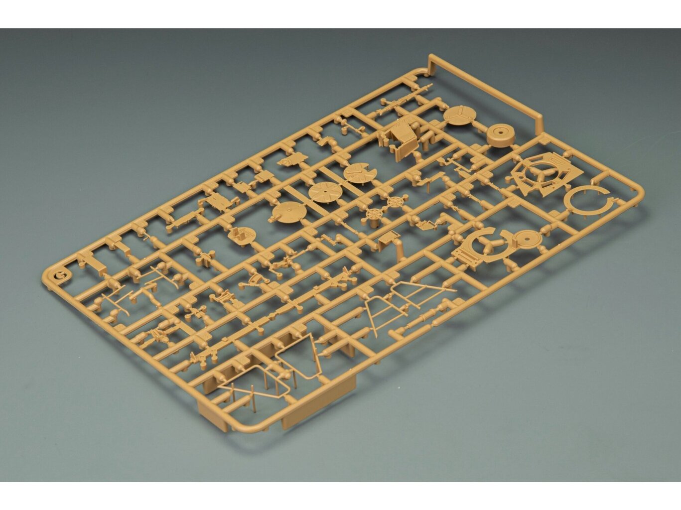 Rye Field Model - Leopard 2A6 with Full Interior, 1/35, RFM-5066 cena un informācija | Konstruktori | 220.lv