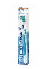Зубная щетка Oral-B 3D White 40 Medium цена и информация | Зубные щетки, пасты | 220.lv