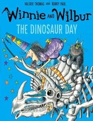 Winnie and Wilbur: The Dinosaur Day cena un informācija | Grāmatas mazuļiem | 220.lv
