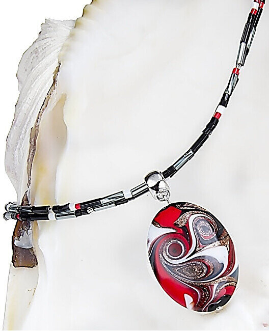 Lampglas Burvju kaklarota Mayan Love ar pērli Lampglas NP37 цена и информация | Kaklarotas | 220.lv