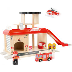 Деревянное пожарное депо с принадлежностями, 8 деталей цена и информация | Развивающие игрушки | 220.lv