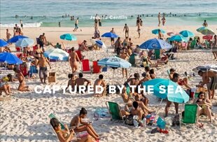 Captured by the Sea цена и информация | Книги по фотографии | 220.lv