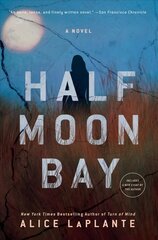Half Moon Bay cena un informācija | Fantāzija, fantastikas grāmatas | 220.lv
