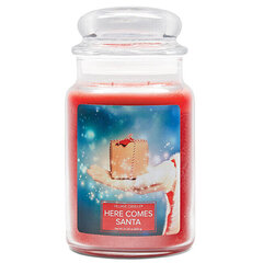 Ароматическая свеча Village Candle Here Comes Santa в стеклянной банке, 602 г цена и информация | Подсвечники, свечи | 220.lv