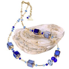 Lampglas Debeszila pērļu kaklarota Triple Blue Lampglas NCU28 cena un informācija | Kaklarotas | 220.lv