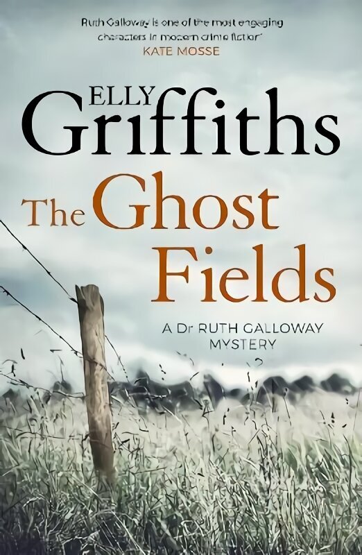 Ghost Fields: The Dr Ruth Galloway Mysteries 7, 7, The Dr Ruth Galloway Mysteries цена и информация | Fantāzija, fantastikas grāmatas | 220.lv