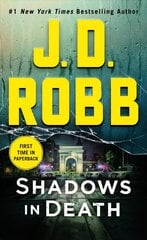 Shadows in Death: An Eve Dallas Novel цена и информация | Фантастика, фэнтези | 220.lv