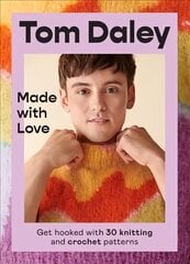 Made with Love: Get Hooked with 30 Knitting and Crochet Patterns цена и информация | Книги для подростков и молодежи | 220.lv