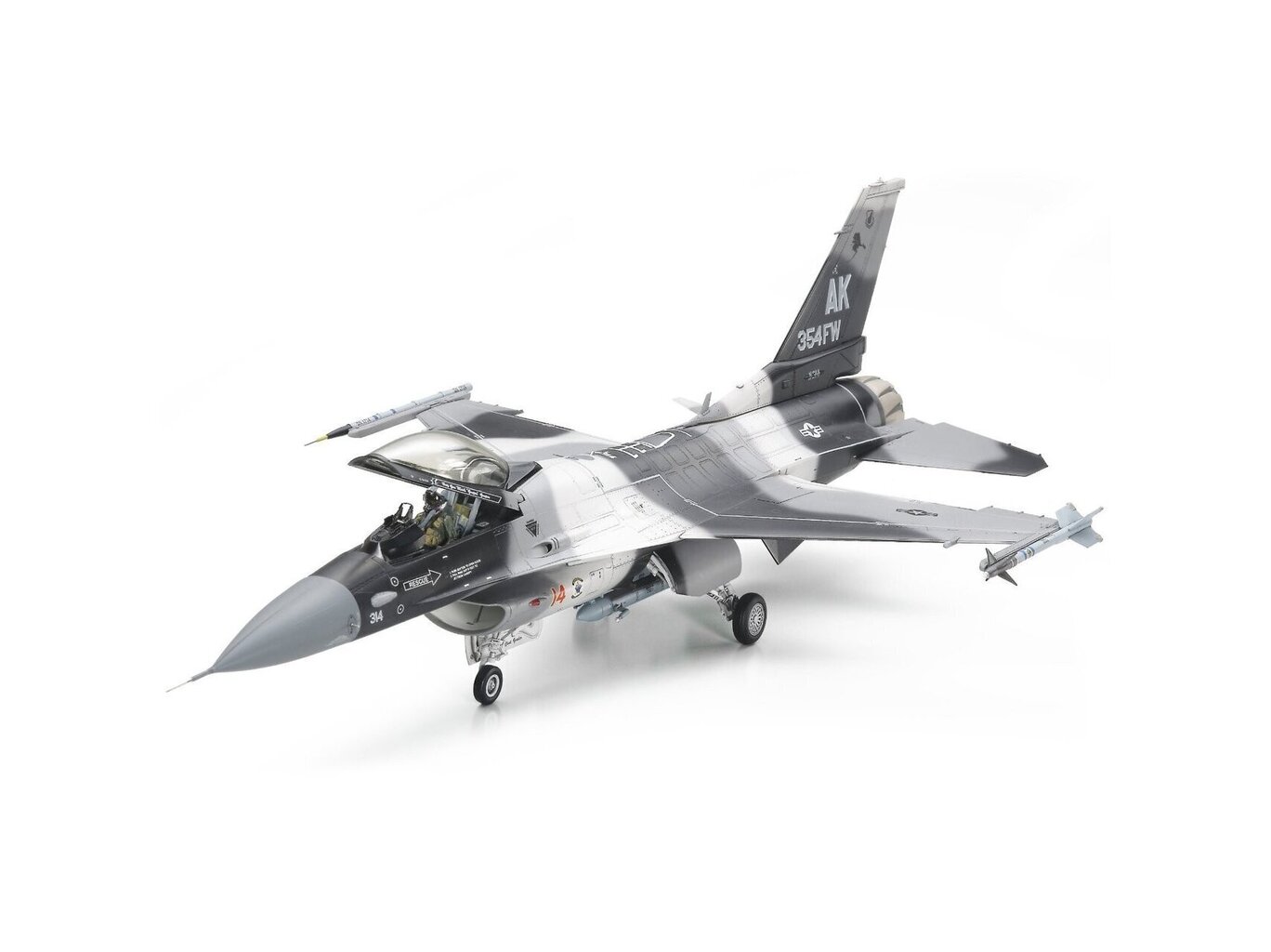 Tamiya - F-16C/N "Aggressor/Adversary", 1/48, 61106 цена и информация | Konstruktori | 220.lv