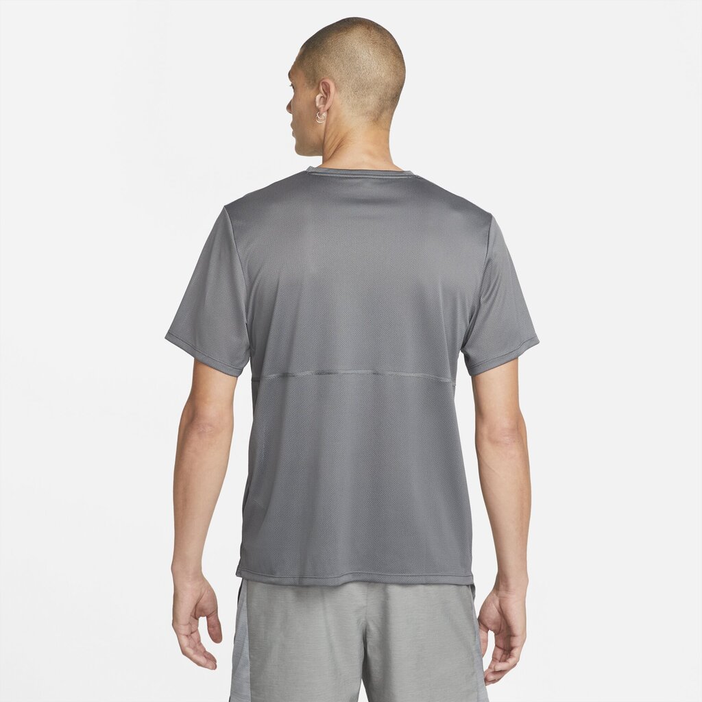 Vīriešu treniņu T-krekls Nike M NK DF Run Top SS, pelēks cena un informācija | Sporta apģērbs vīriešiem | 220.lv
