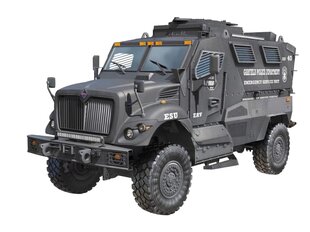 Сборная пластиковая модель KINETIC - US Law Enforcement Carrier, 1/35, 61017 цена и информация | Kонструкторы | 220.lv