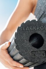 Массажный ролик Blackroll® Flow 30x15 см, черный цена и информация | Аксессуары для массажа | 220.lv