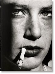 Helmut Newton. Legacy Multilingual edition цена и информация | Книги по фотографии | 220.lv