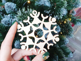 Новогодняя ёлочная деревянная игрушка Снежинка цена и информация | Рождественские украшения | 220.lv