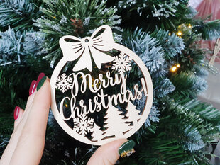 Ziemassvētku koka rotaļlieta Eglīšu bumbiņa “Merry Christmas” cena un informācija | Ziemassvētku dekorācijas | 220.lv